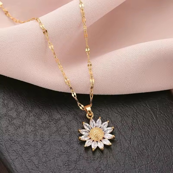 Gold Sunflower Pendant Necklace Inlaid Zirconia Titanium Steel Chain Jewelry - Picture 5 of 5